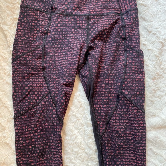 Lululemon Crops - Picture 4 of 4